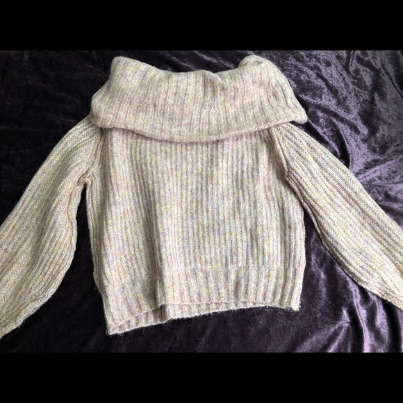 Sweaters - Picture 2 of 4